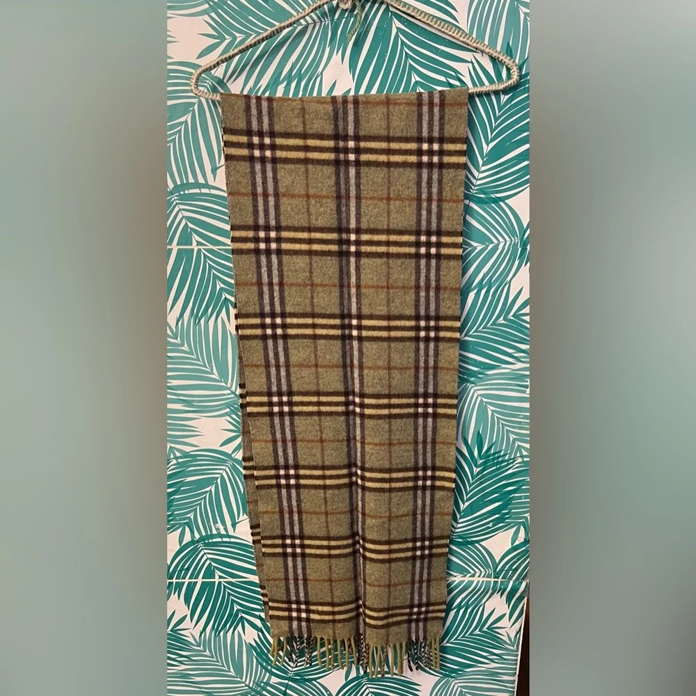 Vintage Burberry 100% lamb wool scarf made in England Green nova check - Picture 2 of 6